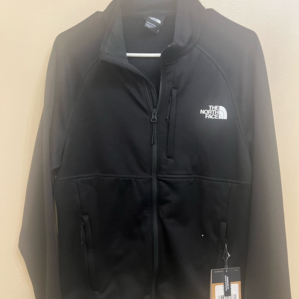 The North Face Lightweight Jacket in Black for Versatile Comfort
